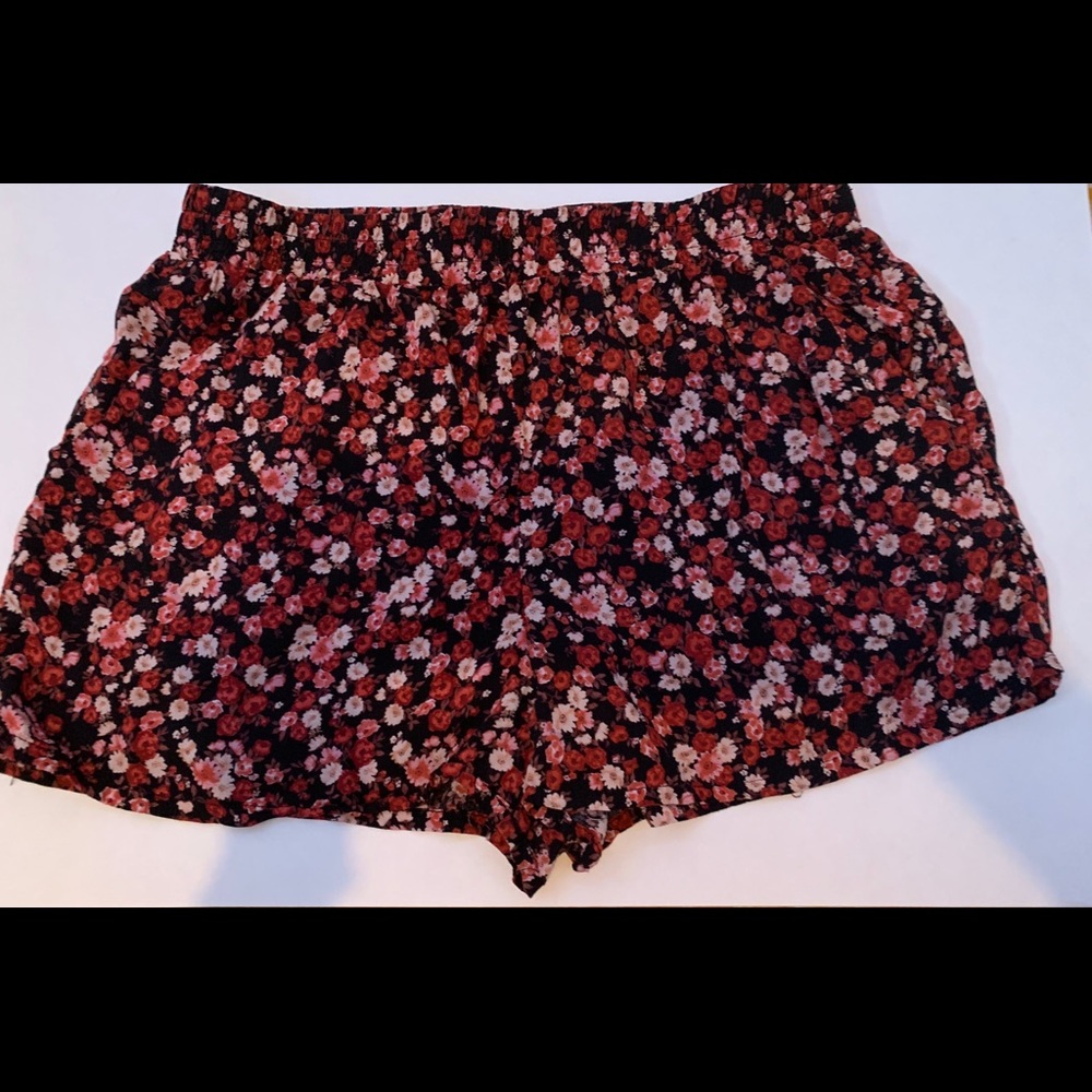 floral shorts